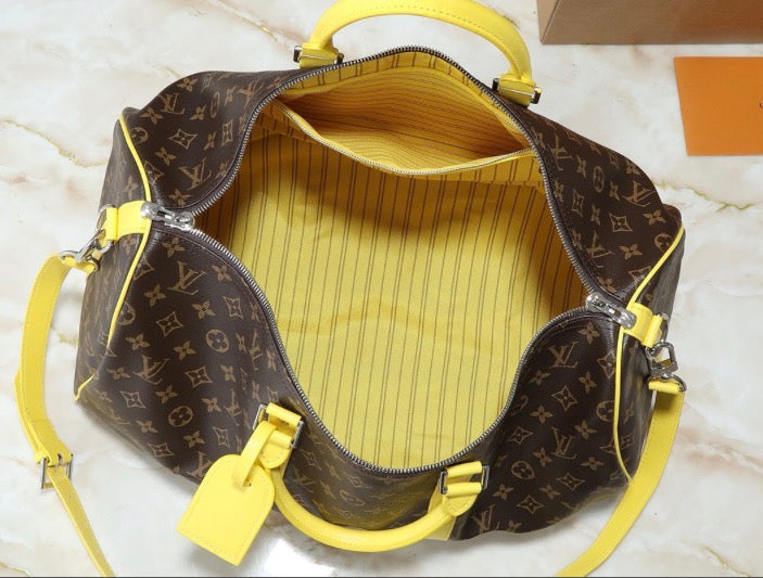 Summer Duffle Bags (Choose Color)