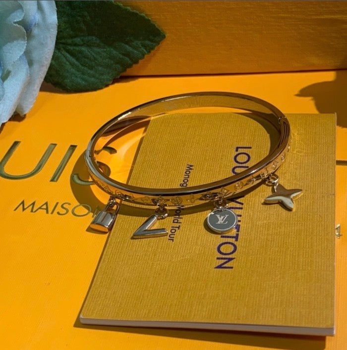 Bangle Pendant Bracelet